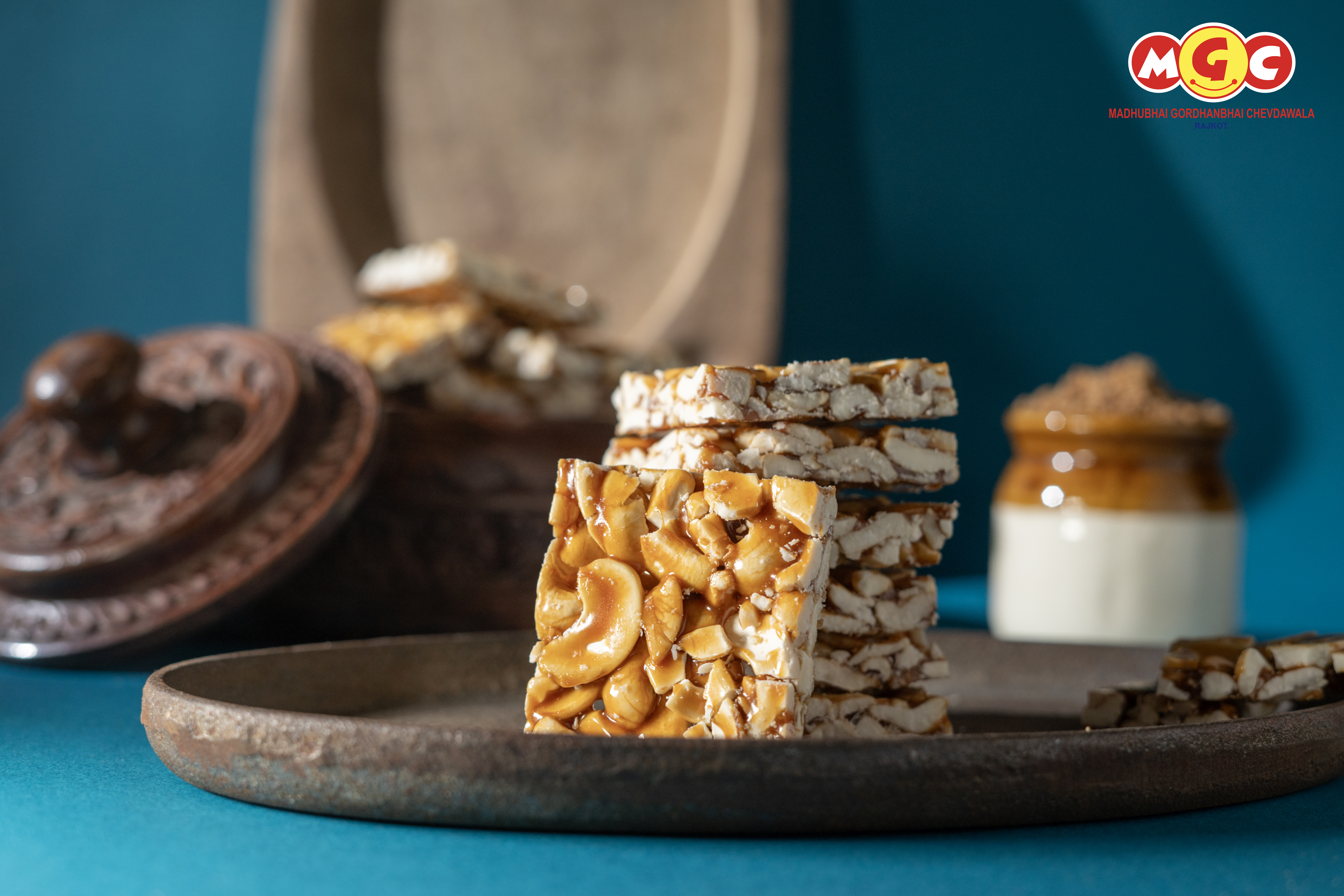 jaggery cashew-nut chikki